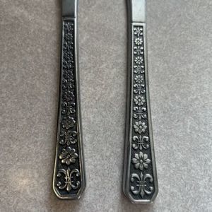 Interpur Stainless Korea 8 Petal Flower Florenz Flatware Black Accents 2 Knifes‎